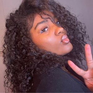 Meet your Posher, Jade